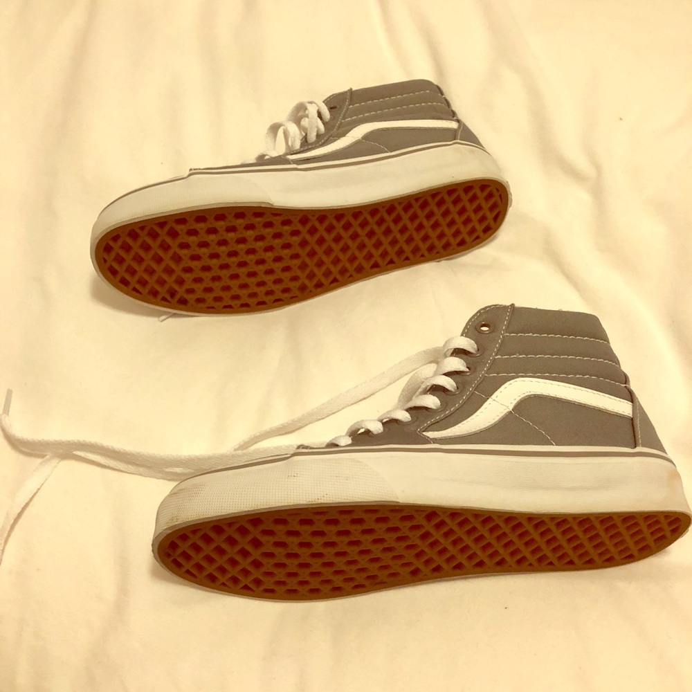 Women’s gray high top vans size 8